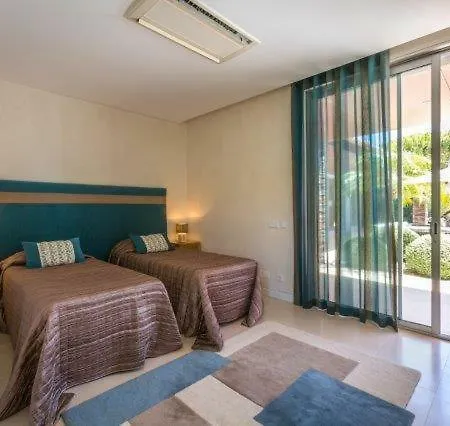 Sleeps 10 Pool Air Con T480284 Villa *