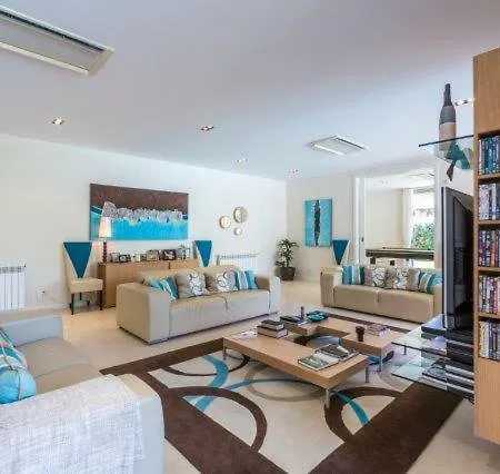 Sleeps 10 Pool Air Con T480284 Villa *