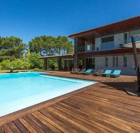 Villa Sleeps 10 Pool Air Con T480284