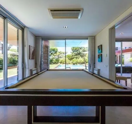 Villa Sleeps 10 Pool Air Con T480284